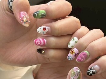 シエル(Ciel)/個性派カラフル 担当moe