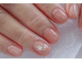 エトワール(etoile)の写真/50.60代の方のお爪も、パーソナルカラーや色彩の知識をもとにキレイにさせていただいております。