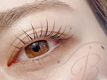 アイブロウドット 大宮(iBROW.)の写真/お目元の形や、まつげの生え方に合わせデザインお作りいたします♪一人一人に合わせた施術で理想の目元に☆