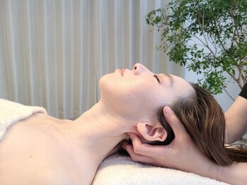 プラスイー(+e)の写真/深部×骨格から首肩こりのお悩みを根本からアプローチ!施術中から色々な変化が起こる感覚を体感ください♪