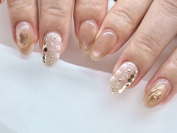 ミリカネイル(mirica nail)の写真/さりげない、品の良い可愛いさ。肌を綺麗に見せるスキンカラーやナチュラルなマグネット多数ご用意！