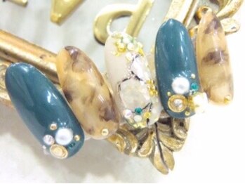 ネイルサロン ディーバ ギンザ(Nail salon Diva GINZA)/グリーン×べっ甲 ￥9500