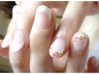 アミュリー ネイル アトリエ(Amury nail atelier)/押し花フレンチネイル♪