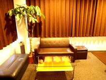 爽健館/ブラウンで統一された店内