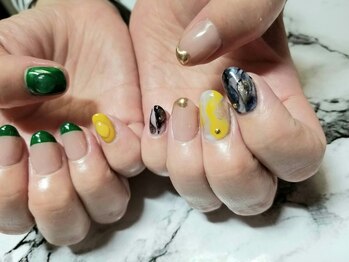 シュガーネイル(sugar nail)/アシンメトリーネイル