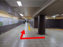 丸の内接骨院グループ 銀座リリース整体院/3.銀座一丁目駅の出口10に進む