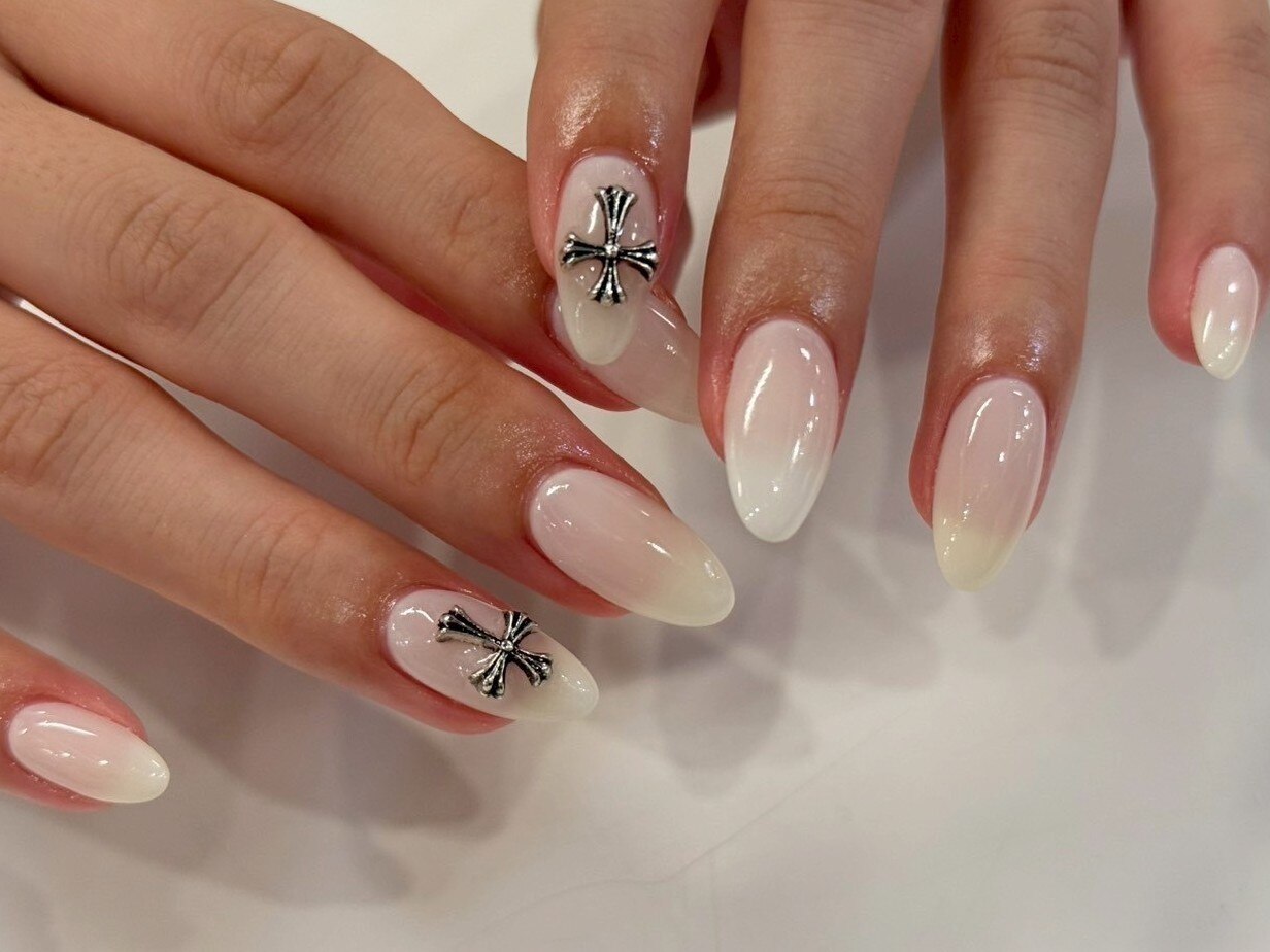 2026年冬トレンド】ホワイト ワンカラーのネイルデザイン集｜人気順