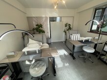 アッカネイル(acca nail)の雰囲気（施術中もリクライニングソファでリラックスできます♪）