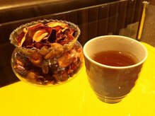 爽健館/ブラウンで統一された店内