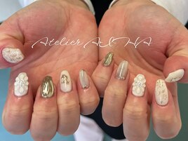 白お花ニュアンスネイル