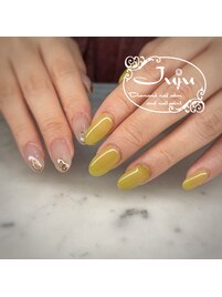 マスタードイエロー