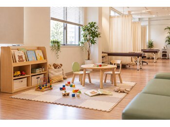 三篠北町整骨院の写真/〈キッズスペース有〉お子様同伴可◎産後不調を引きずり後悔する前に【三篠北町整骨院】へご相談下さい★