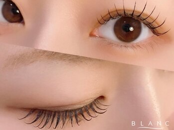 アイラッシュサロン ブラン せんちゅうパル千里中央店(Eyelash Salon Blanc)の写真/【話題沸騰♪】驚きの軽さ×自然なボリュームで目元の印象UPのフラットラッシュ！感動の仕上がりに◎
