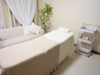 レーヴ(Reve)の写真/周りを気にせず過ごせる小規模サロン。高持続なLEDと素早い施術で、ナチュラル上品な仕上がりに。