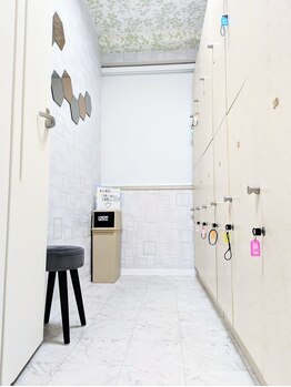 フットルーム プラナ 名駅店/ロッカールーム(着替え室)