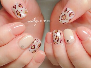 ネイルトップエクル(nail top E CRU)/レオパード