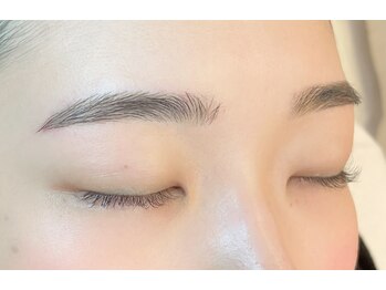 ルクア(Rukua)/眉スタイリング