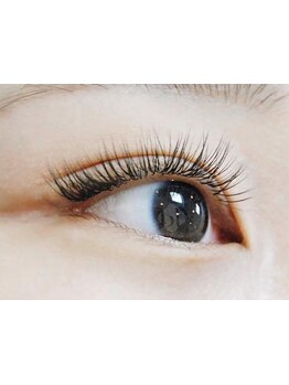 ナチュラル上品な目元にしたい