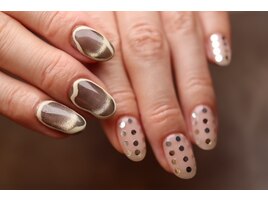個性的ニュアンスネイル