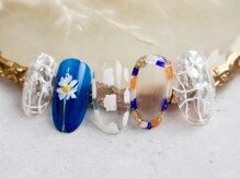 ロシェ(Rocher)/手書きフラワーネイル/Rocher