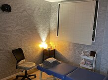 ハリーズエヌ(harry's N)/美容鍼途中の照明