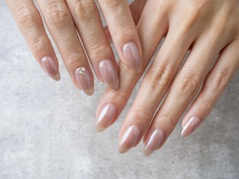 エマ ネイルズ(Emma Nails)の写真/自爪のように自然に伸ばせる！シンプル＆フォルムにこだわるネイルで指先美人に☆