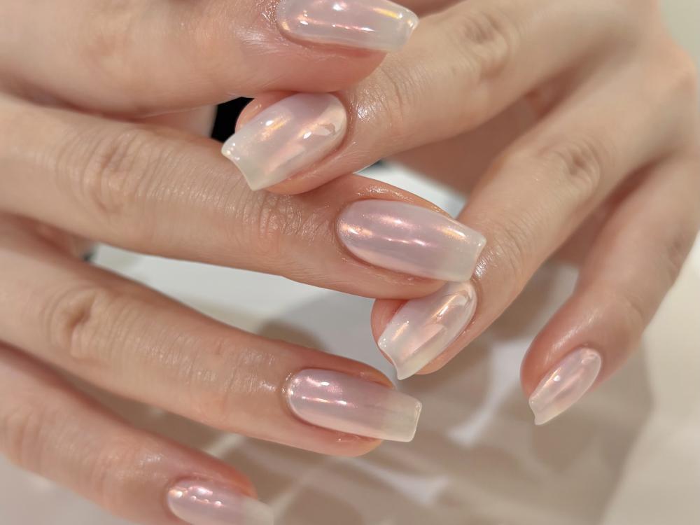 2025年秋トレンド】オーロラピンクのネイルデザイン集｜人気順