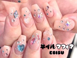 宝石ネイル