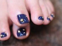 クロ(KURO)/ネイビー秋フットネイル