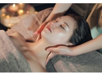 アジュガ(Ajuga)/フェイシャルリフトアップ