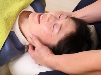高槻中央整体院 ナチュラルボディケア(Natural body care Lis franc)/首のコリをチェック