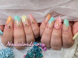 彩りの葉ネイル