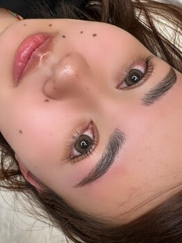 ワイドット(y.)の写真/SNSで話題沸騰中のハリウッドブロウリフト公認店☆抜け感のある洗練された美眉を創ります♪[新規様 ¥6000]