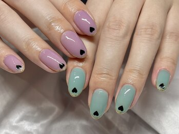 クララハンダ(CLALA Handa)/アシメントリーネイル