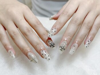 スペラ 大宮店(Spera)/大人可愛いドットにクロムネイル