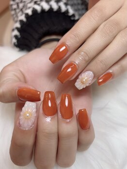 エム(EM)/お花ネイル