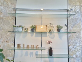 アイラッシュサロン ブラン 新潟西店(Blanc)/明るい店内