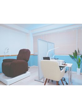 ネイル・アイメニューの同時施術が可能