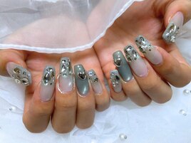 《メタリックY2K nail》