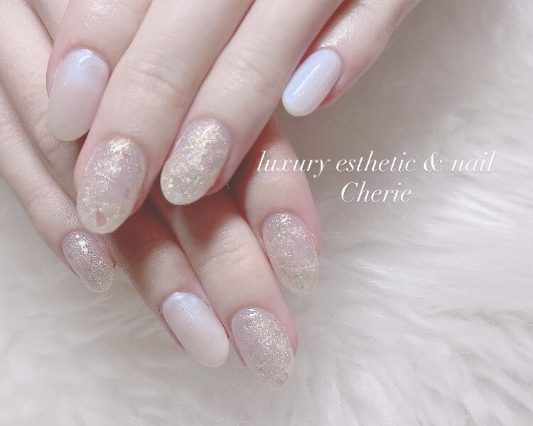 2026年冬トレンド】ホワイト ワンカラー ハンドのネイルデザイン集