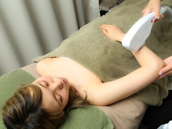 エミレ(EMIRE)/光を当てます