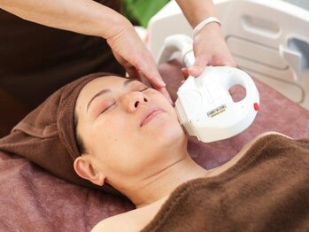 カシェット(Cachette.)/光フェイシャルで本格シミケア