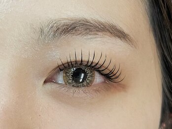 ヘアメイクピース(Hair make Piece)の写真/最新トレンド！アンドヘルシー・メガフラットラッシュで理想の目元へ☆まつげが少ない・短い方へおすすめ！