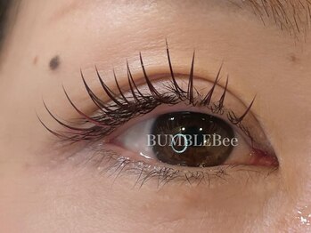 バンブルビー(BUMBLEBee)/目尻でほんのり血色感*