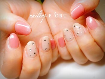 ネイルトップエクル(nail top E CRU)/マグネットネイル