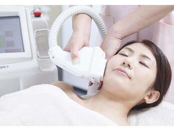 アイオンラッシュ(Aion Lash)/光フェイシャル