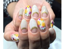 リエル(Riel)/レトロ風フラワーフレンチ