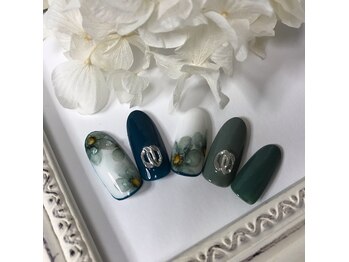 ヒトミネイルズ(Hitomi Nails)/