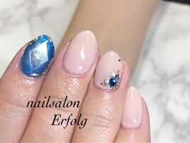 宝石ネイルでワンカラ―ネイル