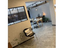 エル(Elle.)の雰囲気（カフェのようなおしゃれ空間サロンでお待ちしております。）